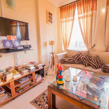Frangipani Apartment Dehiwala-Mount Lavinia Ngoại thất bức ảnh